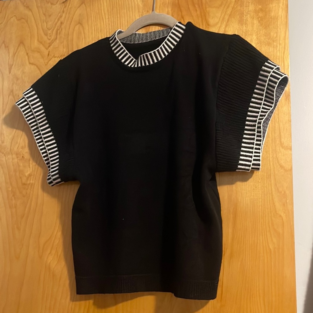 Ruffle sleeve Knit Top